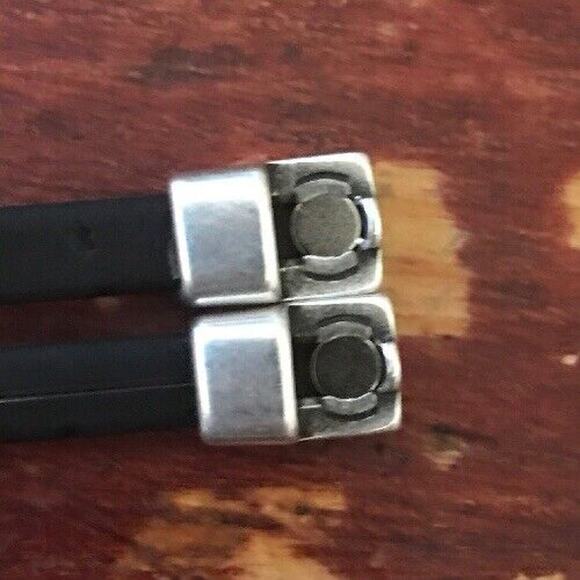 Elisabetta Studio Black Necklace with Siver-Tone Bead & Magnetic Closure 21" - Picture 9 of 9